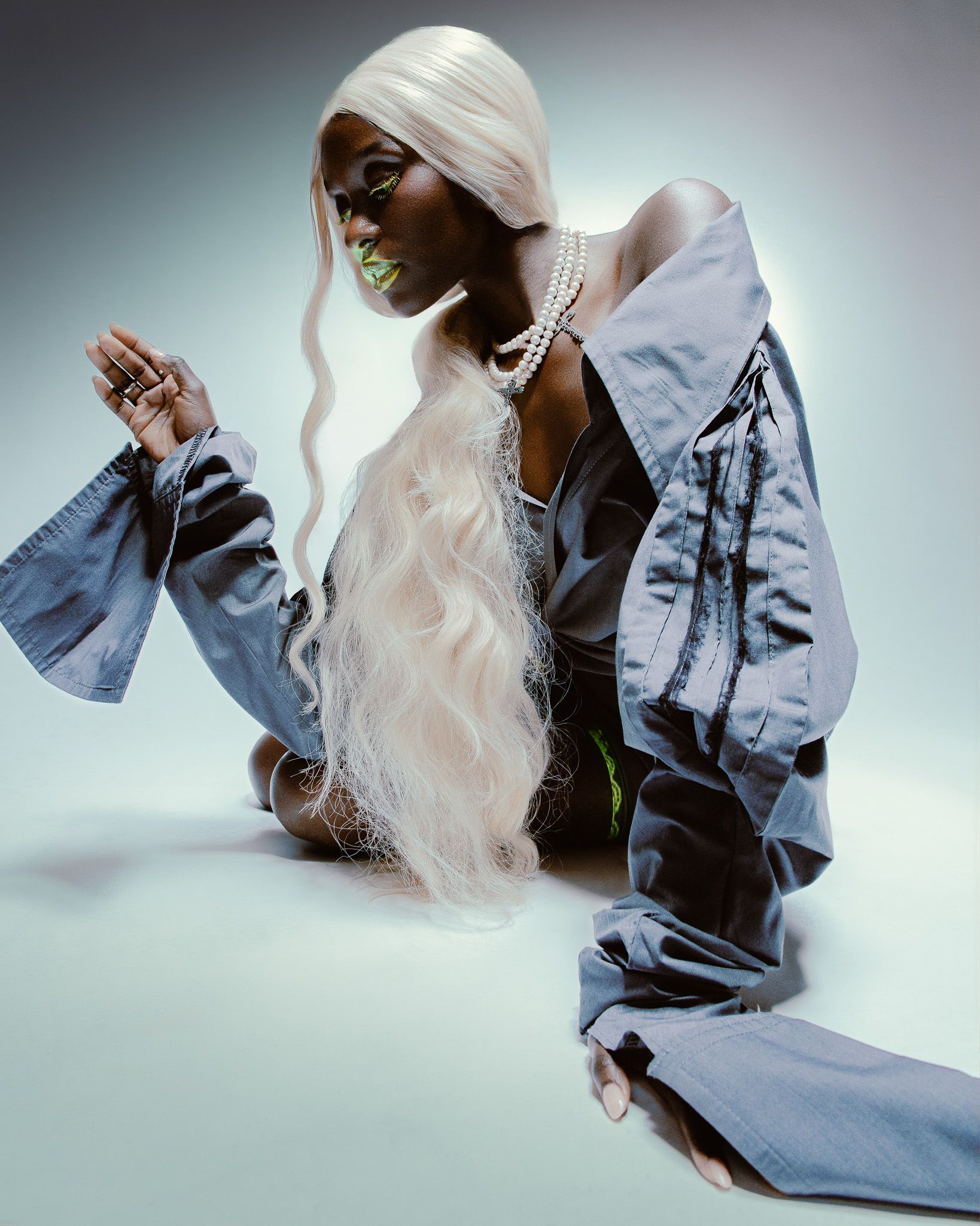 Voltage — Look 10
