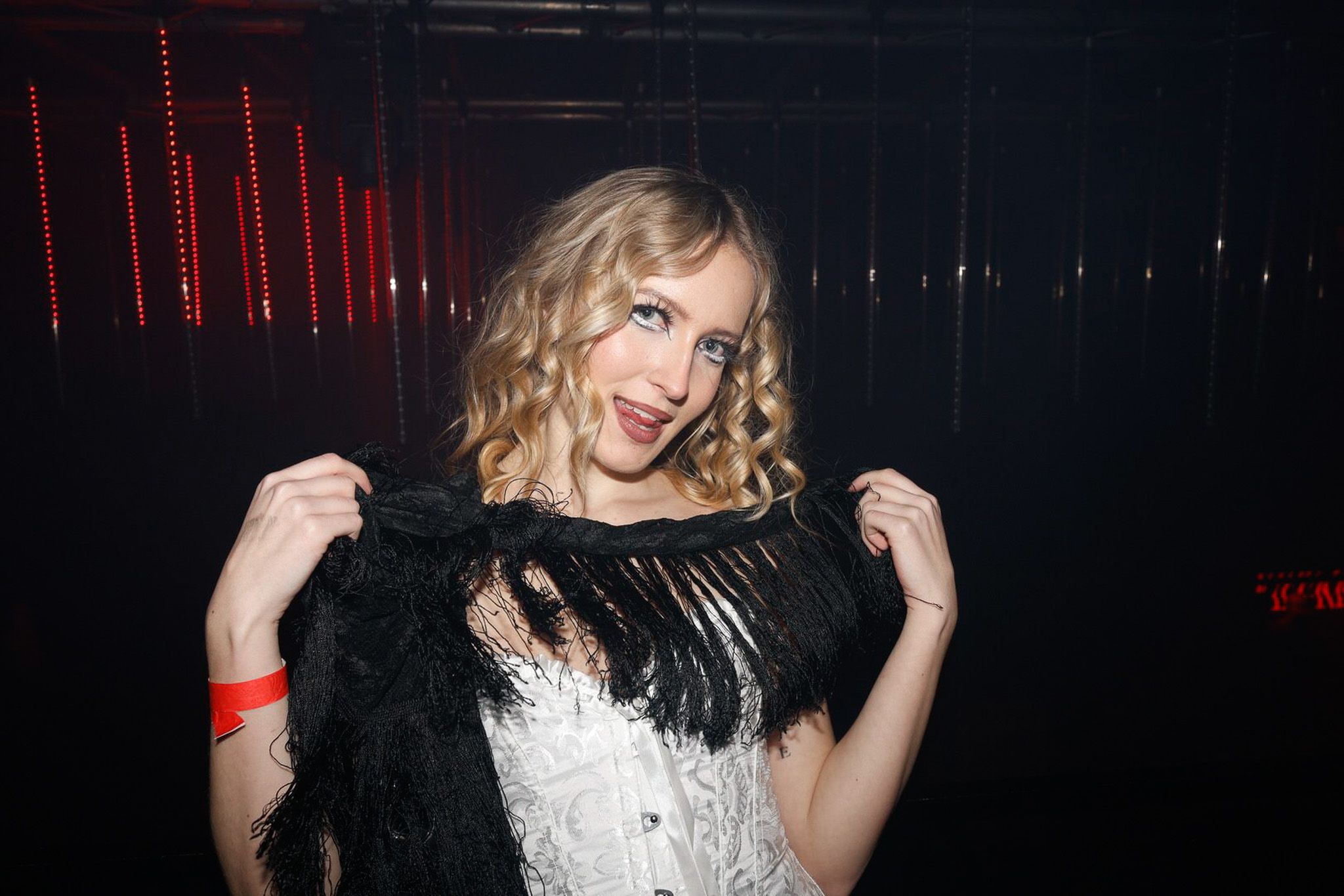 PAP MAGAZINE x VIPERRR — MFW AW25 애프터파티의 뜨거운 순간들 — Look 43