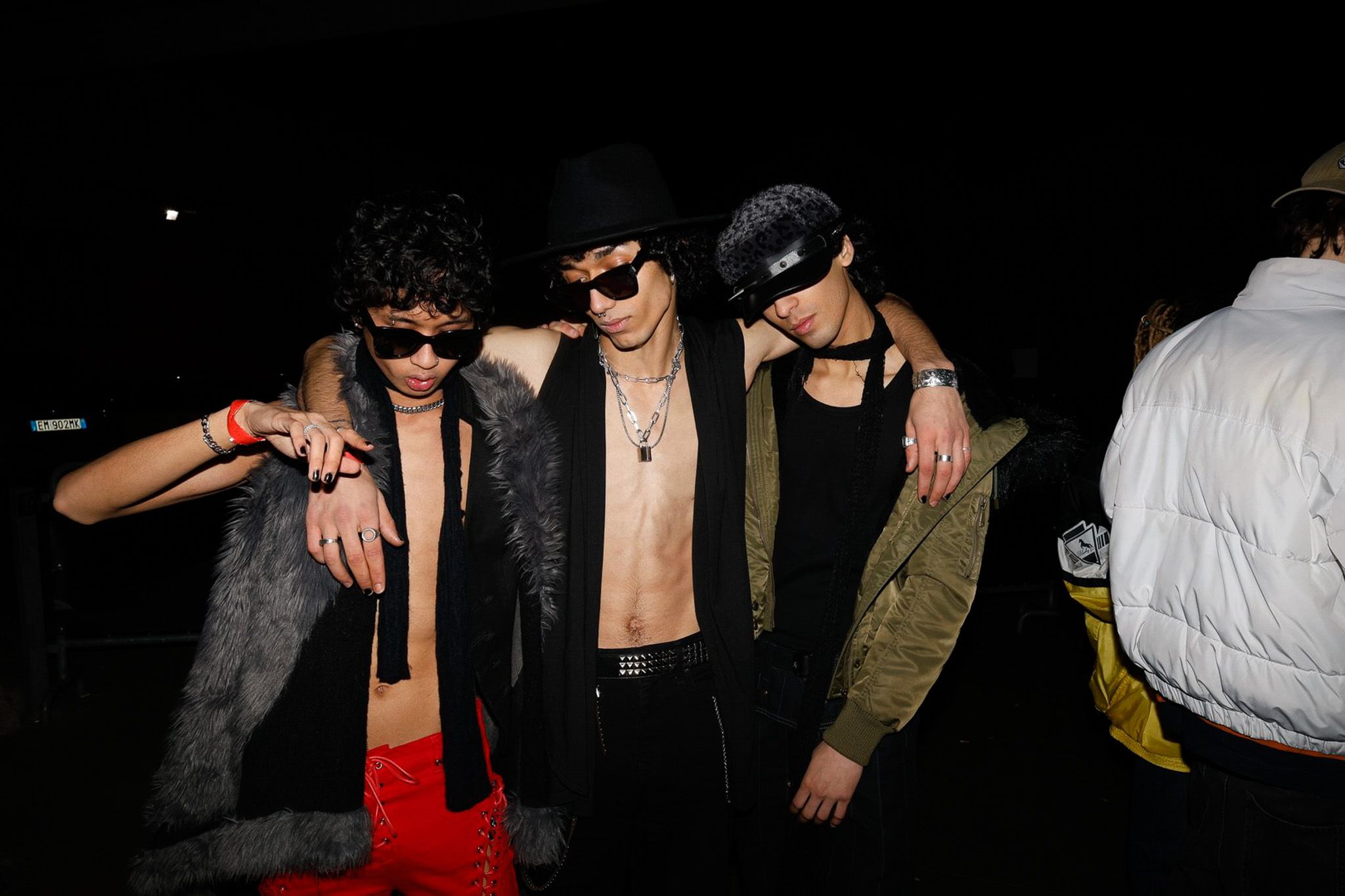 PAP MAGAZINE x VIPERRR — MFW AW25 애프터파티의 뜨거운 순간들 — Look 23
